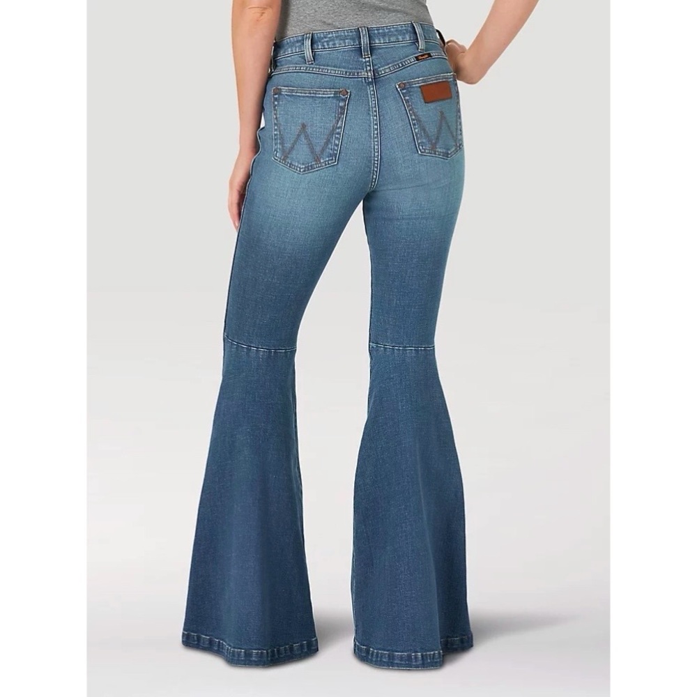 Wrangler Retro Green Jean: High Rise Trumpet Flare Sz 33/34L